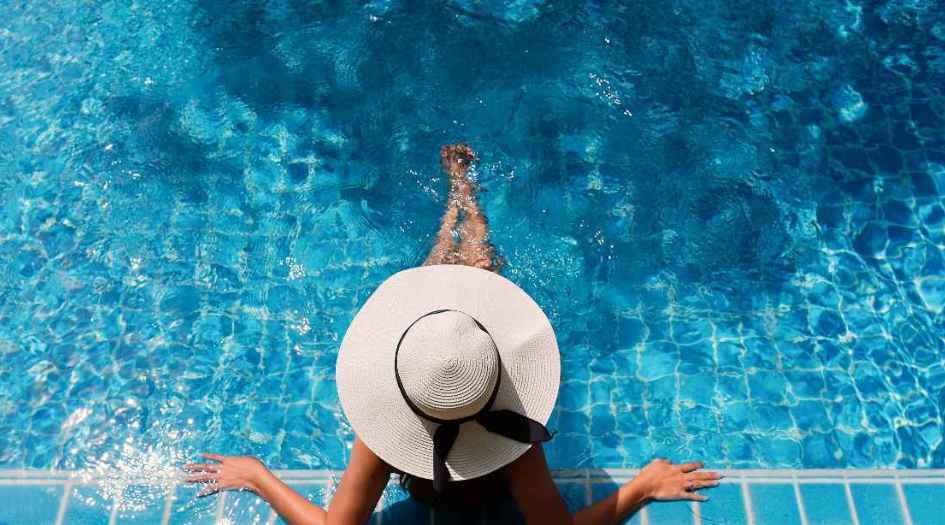 Sai-Proviso-Maple-Woods-swimming-pool